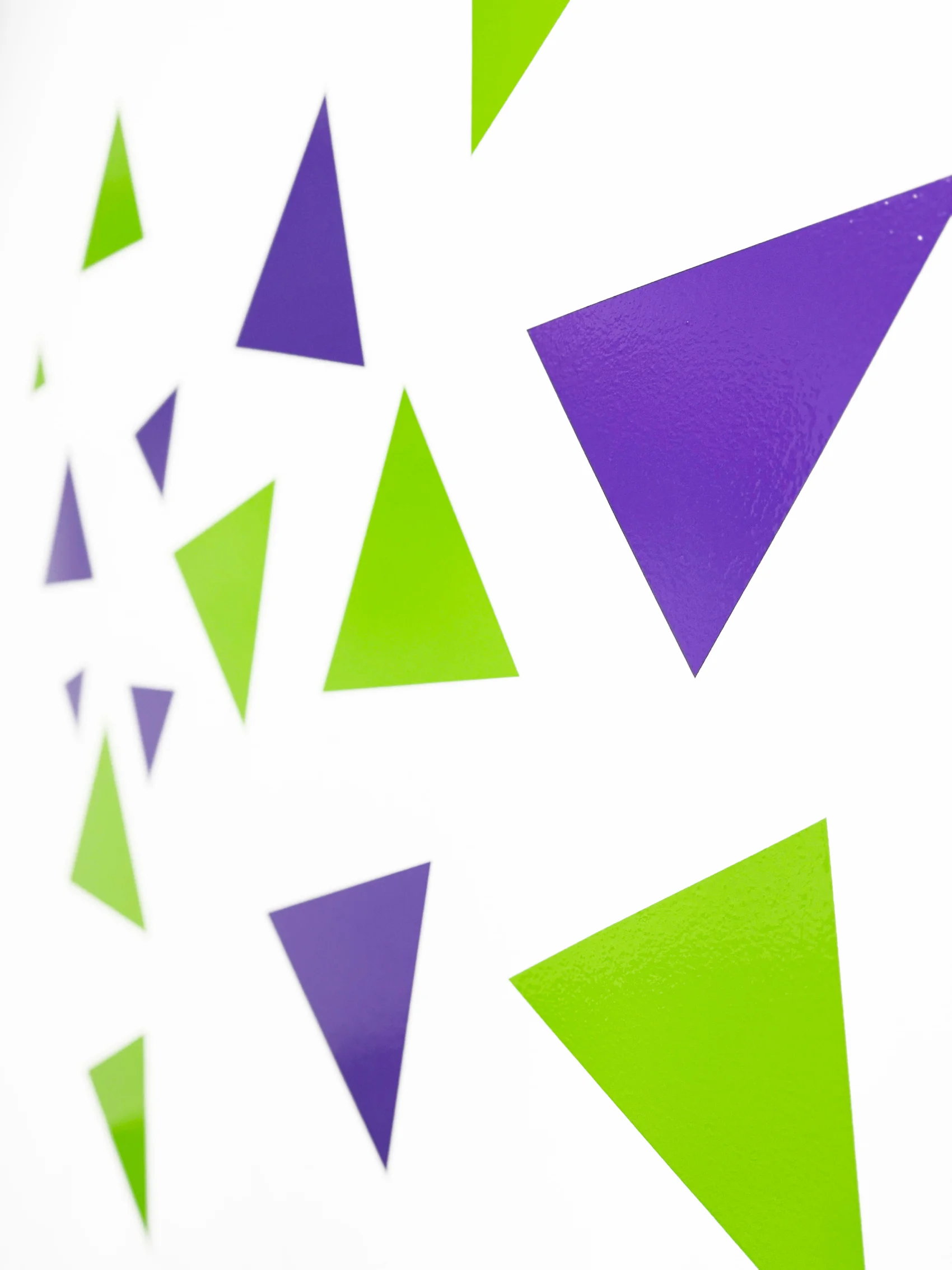 Activat branding espacial triangulos